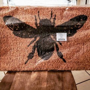 NWT NATURAL COIR BEE DOORMAT